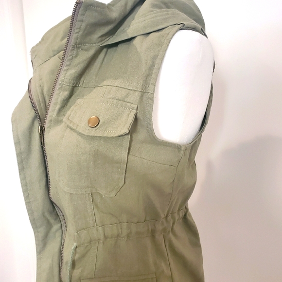 Built by Dreamers Sage Green Sleeveless Jacket Size S - Picture 4 of 6
